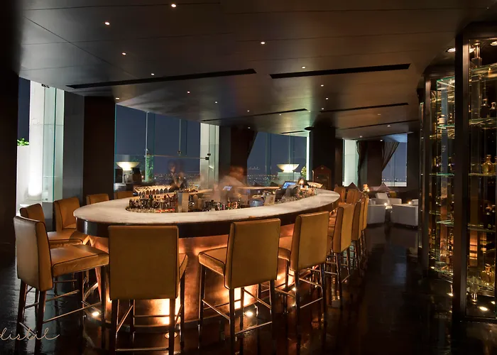 מלון Tower Club At Lebua